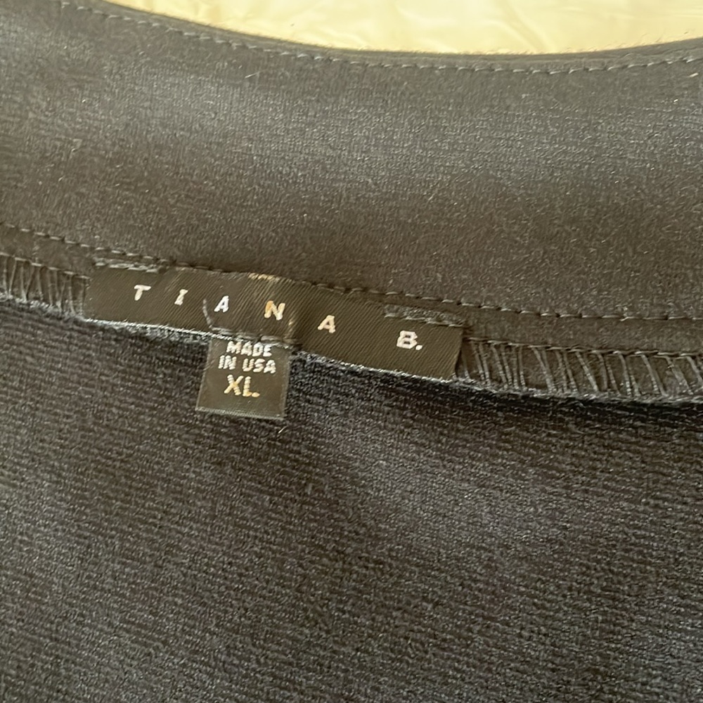 Tiana B. XL Black Dress Short Sleeve Scoop Neck with two front pockets - Picture 2 of 11